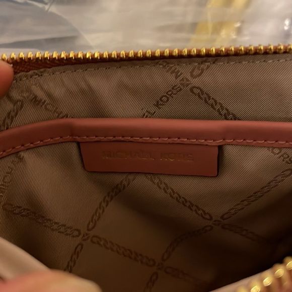 New Michael Kors 💕 jet set charm zip wirstlet - Picture 6 of 9